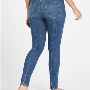 Curvy Mid-Rise Skinny Jean with Back-Seam